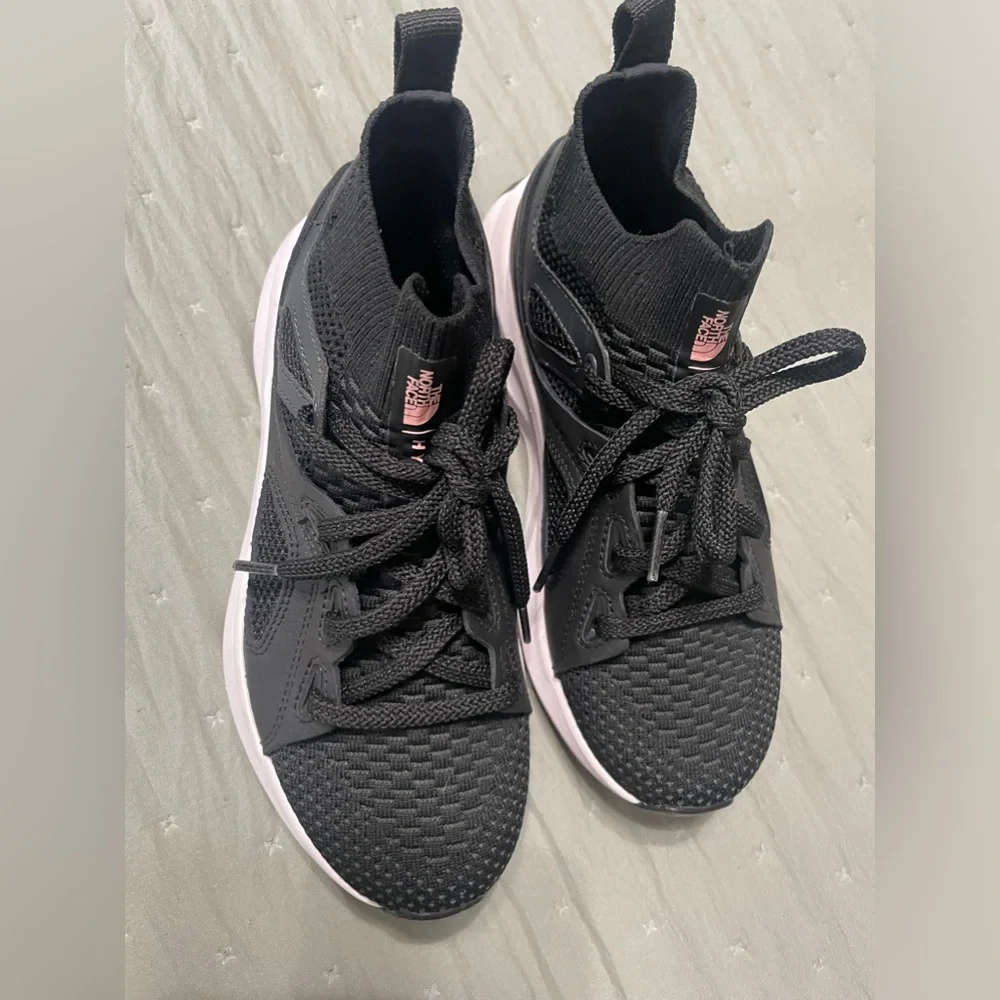 5 black shoes - Picture 4 of 4